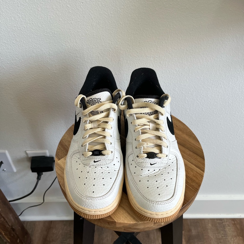 Nike White and Black Sneakers